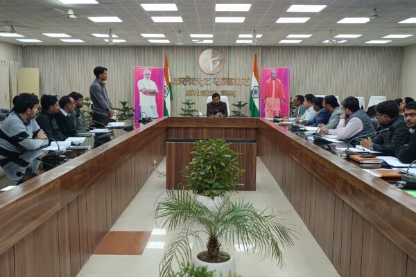जिलाधिकारी ने मुख्यमंत्री युवा उद्यमी विकास अभियान की प्रगति की समीक्षा की