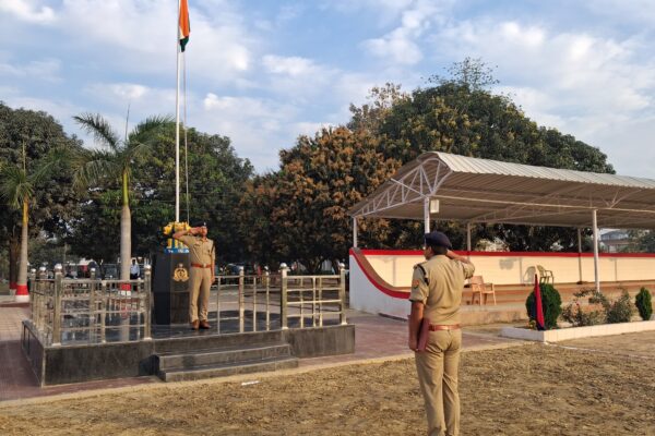 पुलिस अधीक्षक ने ली शुक्रवार परेड की सलामी, दिए आवश्यक दिशा निर्देश!