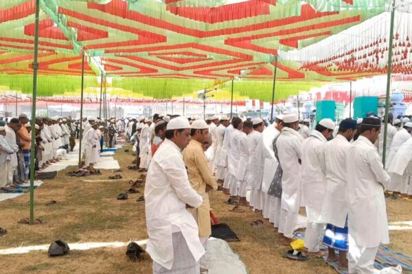 अम्बेडकरनगर जनपद सहित जनपद के सभी क्षेत्रों में ईद-उल-फित्र की नमाज़ शांतिपूर्ण वातावरण में संपन्न हुई, डीएम एसपी ने भ्रमण किया!