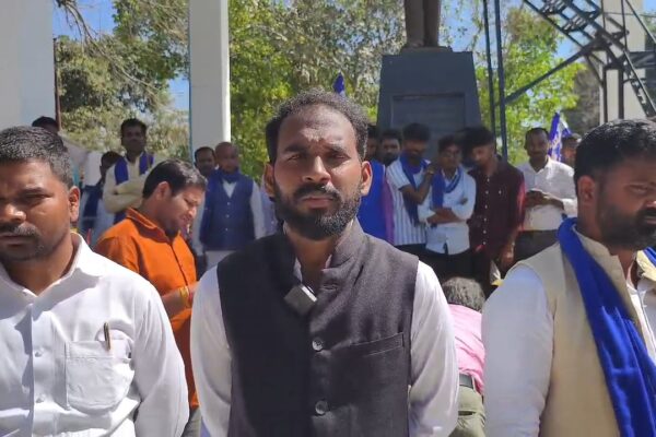 अम्बेडकरनगर में भीम आर्मी का धरना-प्रदर्शन, नगीना सांसद चंद्र शेखर आजाद को जे़ड प्लस सुरक्षा की मांग!