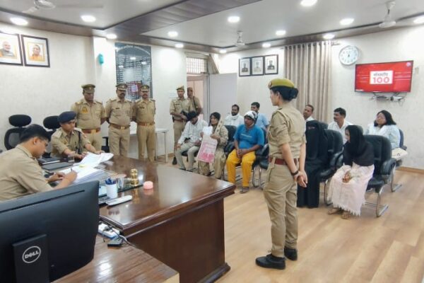 पुलिस अधीक्षक ने जनता दर्शन में सुना आमजनों की समस्याएं और संबंधित को शीघ्र निस्तारित करने का दिया निर्देश!