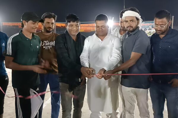 हंसवर ग्राम सभा में क्रिकेट टूर्नामेंट का उद्घाटन” खेल कौशल का प्रर्दशन!