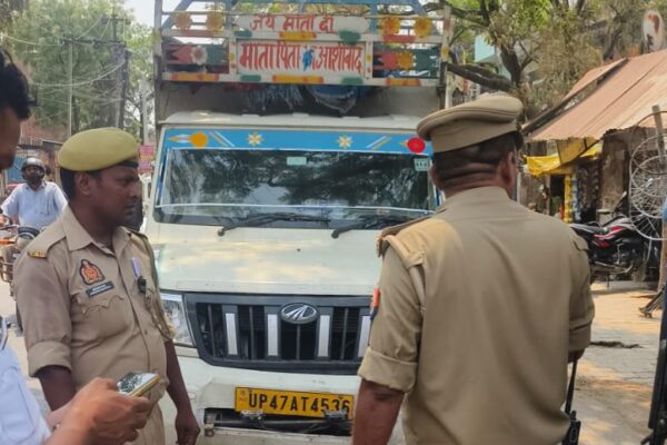 अम्बेडकरनगर पुलिस का सघन वाहन चेकिंग अभियान प्रवर्तन की कार्रवाई 50.000 का जुर्माना!