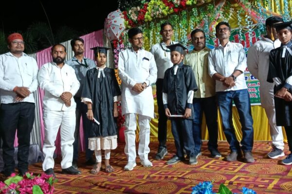 के बी पब्लिक स्कूल मुबारकपुर में वार्षिकोत्सव का भव्य आयोजन!