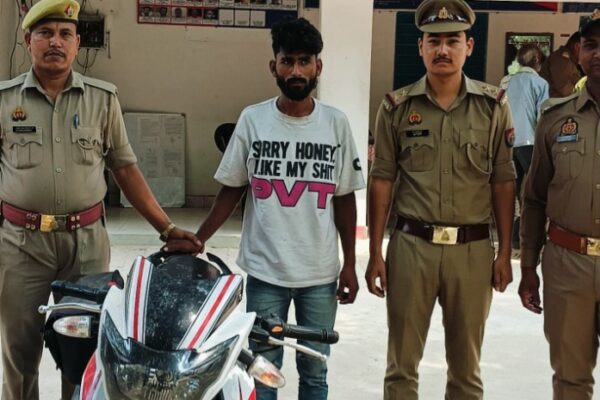पुलिस टीम की कड़ी मेहनत: चोरी की गई बाइक बरामद” अभियुक्त गिरफ्तार!