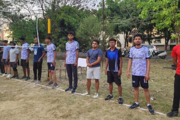 वॉलीबॉल मेनिया संस्करण एक का सफल” फाइल टूर्नामेंट पैरासाइट टीम के बीच सम्पन्न हुआ!