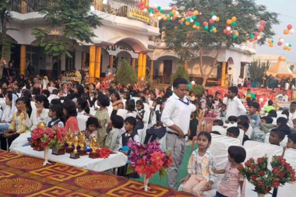 धूमधाम से मनाया गया के.बी. पब्लिक स्कूल में 6वां एनुअल फंक्शन समारोह!