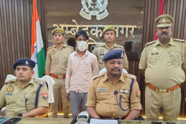 घर से स्कूल के लिये निकली बालिका के अपहरणकर्ता को मात्र 12 में पुलिस ने गिरफ्तार कर लिया” और अपह्रता को सकुशल बरामद किया!