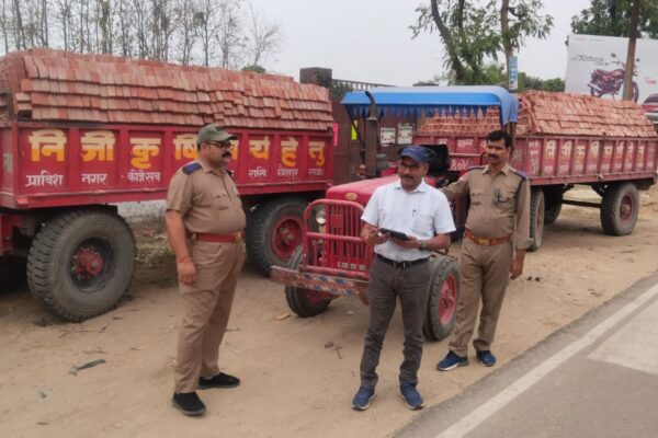 अंबेडकर नगर में ओवरलोडिंग वाहनों के विरुद्ध विशेष अभियान!