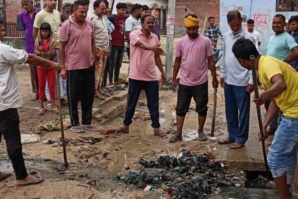 नगर पालिका टाण्डा अध्यक्ष की तत्परता से नेपुरा में युद्ध स्तर पर साफ-सफाई अभियान चलाया गया!