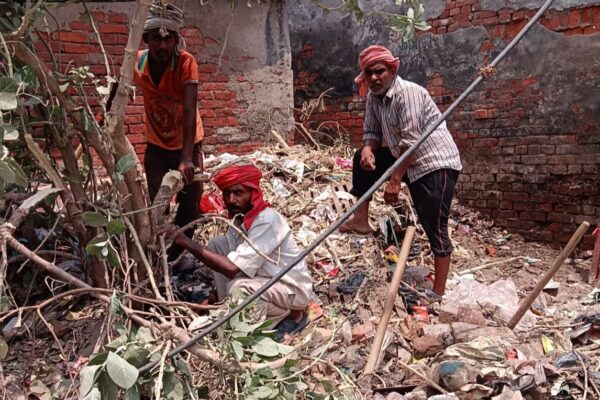 मीरनपुरा में अवैध कब्जे का मामला: आर्य कन्या इंटर कॉलेज के पास स्थित कुआं पर कब्जे का प्रयास!