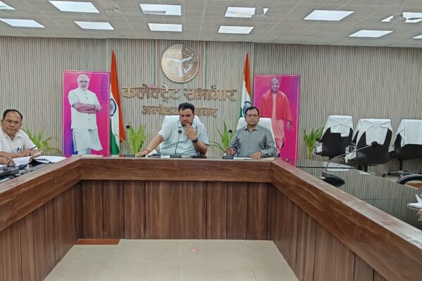 कार्य में लापरवाही बर्दाश्त नहीं: डीएम ने आशा वर्कर्स के लिए जारी किया सख्त निर्देश!