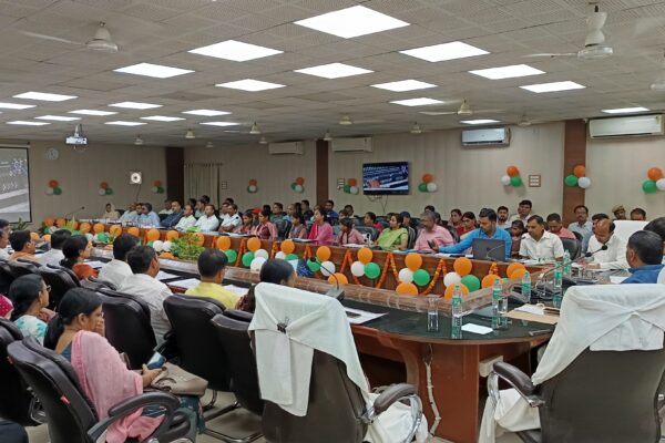 जिलाधिकारी की अध्यक्षता में शासी निकाय समिति की बैठक संपन्न!