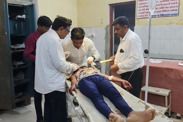 प्रेम प्रसंग में खौफनाक वारदात” विवाह तय होने के बाद प्रेमी ने प्रेमिका पर किया जानलेवा हमला” घटना स्थल पर ही प्रेमी ने की आत्महत्या” गांव में फैली सनसनी!