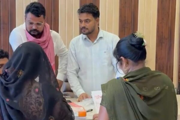 निशुल्क सिलाई मशीन वितरण कार्यक्रम” महिला सशक्तिकरण और रोजगार सृजन की दिशा में महत्वपूर्ण कदम