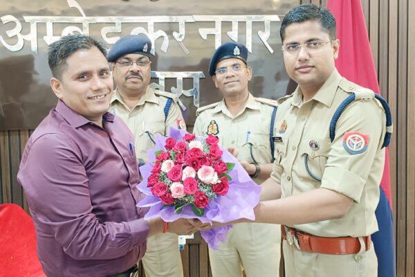 क्षेत्राधिकारी नगर देवेन्द्र कुमार का चंदौली जिले में हुआ स्थानांतरण दी गई भावभीनी विदाई!