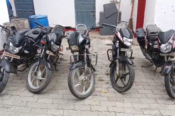 पुलिस टीम का अपराधियों पर नकेल कसने का प्रयास” चोरी की 5 मोटरसाइकिलें बरामद चार बाल अपचारी गिरफ्तार!