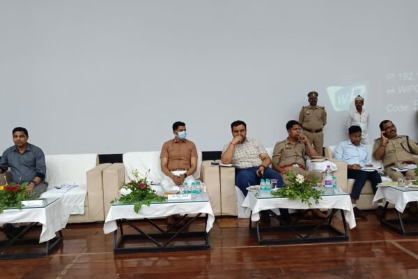 मोहर्रम के त्यौहार को सकुशल शांति पूर्ण ढंग से सम्पन्न कराने हेतु जिलाधिकारी की अध्यक्षता में बैठक आयोजित!