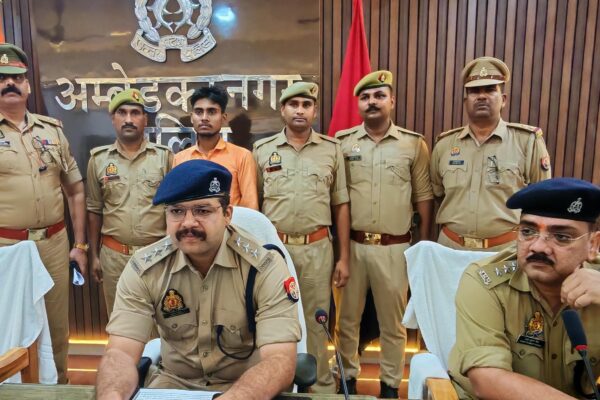 फ्लिपकार्ट पर मोबाइल फोन आर्डर कर आर्डर कैंसिल करने वाला शातिर अभियुक्त गिरफ्तार” 19 अदद नए महंगे फोन बरामद!