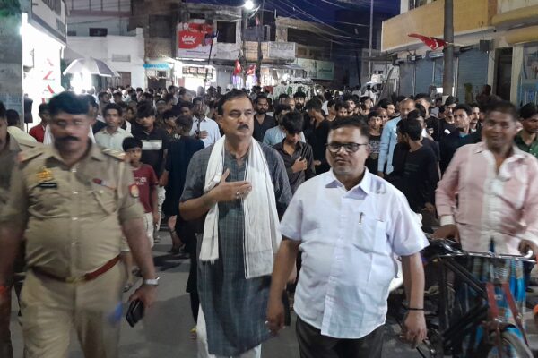पांचवी मोहर्रम का जुलूस रईसुल हसन के अज़ाखाने से पुलिस प्रशासन की सुरक्षा में बरामद हुआ!