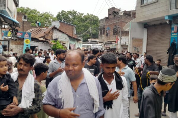 आठवीं मोहर्रम का जुलूस” अंजुमन गुंचए इमामिया जलालपुर ने नौहा मातम के साथ बरामद किया!
