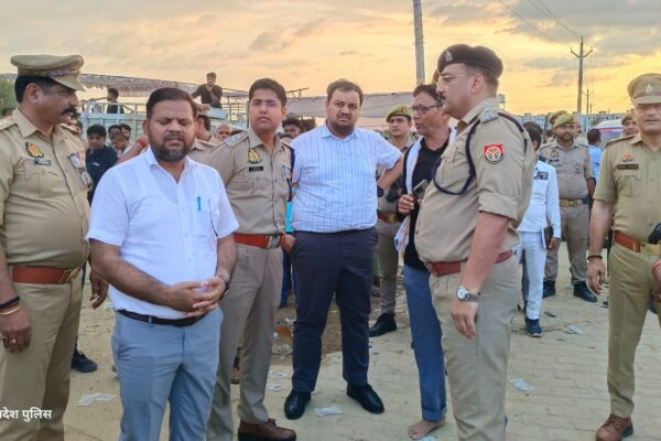 जिलाधिकारी और पुलिस अधीक्षक ने किया मोहर्रम पर्व का जायजा