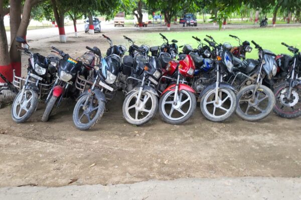 अम्बेडकरनगर पुलिस की बड़ी कार्रवाई: 06 अन्तर्जनपदीय शातिर मोटर साइकिल चोर गिरफ्तार!
