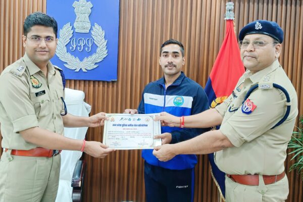 पुलिस के आरक्षी जवान आशीष कुमार ने शोलो इवेंट में लखनऊ जोन की टीम की ओर से प्रतिभाग कर द्वितीय स्थान पर सिल्वर मेडल प्राप्त किया!