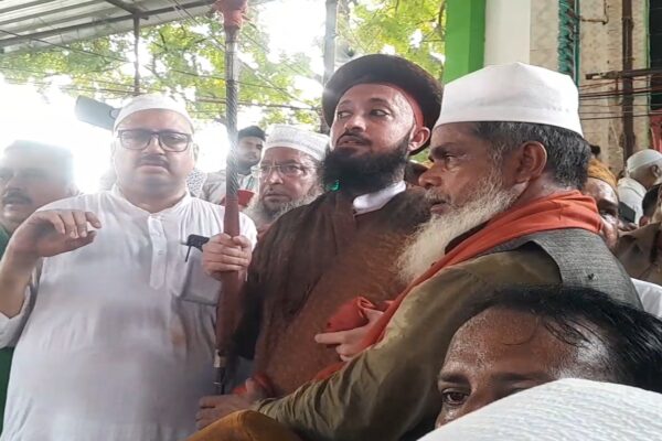 639वें उर्स पर सज्जादानशीन मुहियुद्दीन अशरफ ने खिरका मुबारक पहन कर रस्म ए-गागर अदा किया!