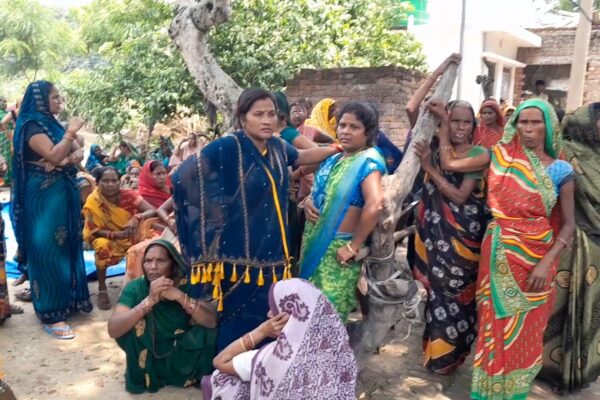 झाड़ियों में युवक का शव मिलने से क्षेत्र में फैली सनसनी” परिजनों ने हत्या की जताई आशंका?