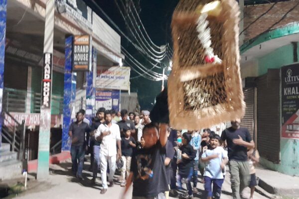 टांडा में नौचंदी जुलूस सकुशल सम्पन्न, अंजुमनों ने किया नौहा-मातम