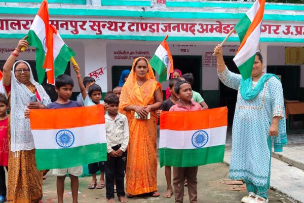 “हर घर तिरंगा अभियान 2025” के तृतीय चरण में देशभक्ति की गूंज, विद्यालयों में निकली प्रभात फेरी