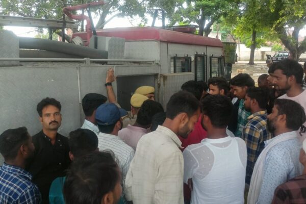 फायर स्टेशन बना पाठशाला युवाओं ने सीखे जीवन रक्षक कौशल
