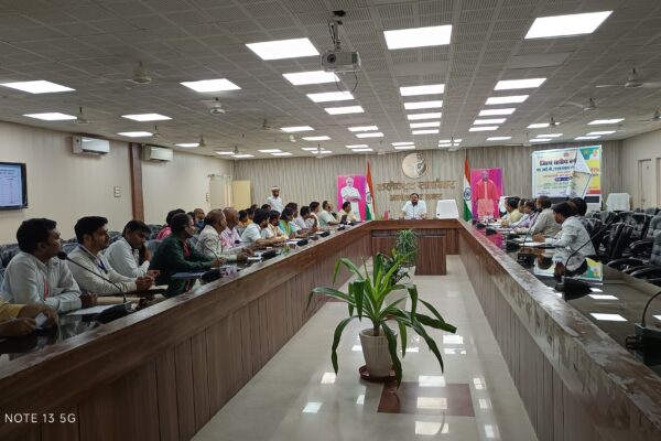 जिलाधिकारी की अध्यक्षता में एच.आई.वी./एड्स जागरूकता कार्यशाला, जागरूकता ही बचाव: डीएम अनुपम शुक्ला
