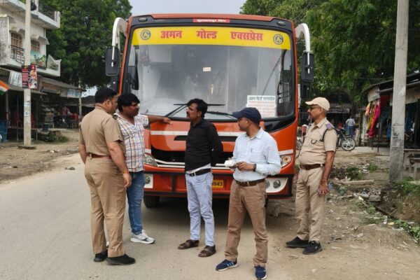 अम्बेडकरनगर में अनाधिकृत बसों पर बड़ी कार्यवाही