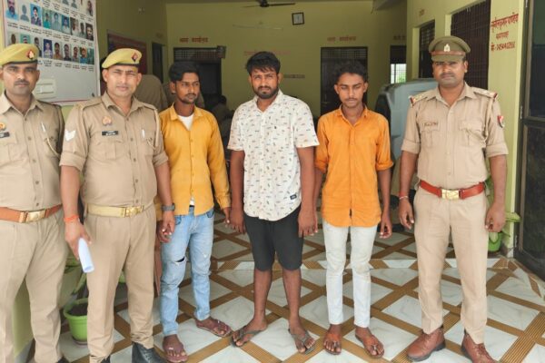 अहिरौली पुलिस ने चोरी की बाइक सहित 3 शातिर अभियुक्तों को लिया हिरासत में!