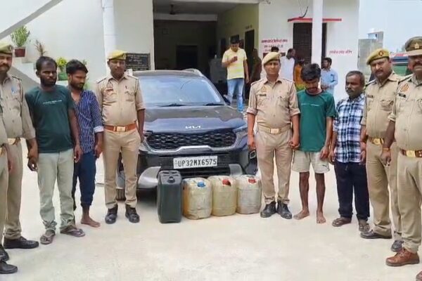 अम्बेडकरनगर में डीज़ल चोरी गैंग का भंडाफोड़ चार गिरफ्तार,150 लीटर डीज़ल बरामद!