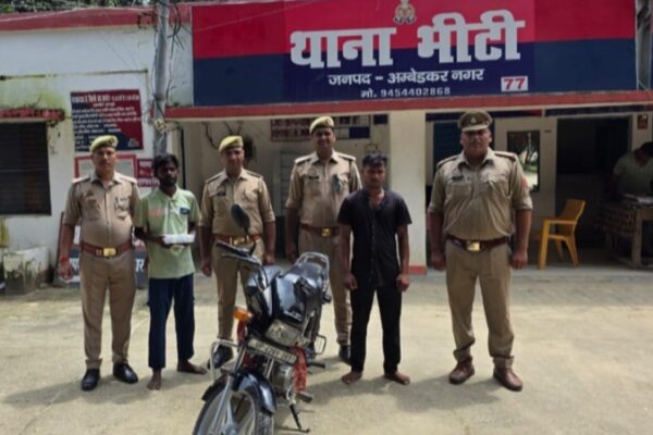 मोबाइल लूटेरा गैंग के दो बदमाश दबोचे, बाइक व मोबाइल बरामद