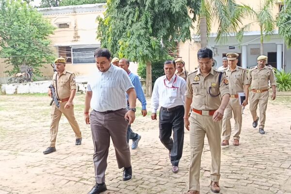 जिलाधिकारी एवं पुलिस अधीक्षक ने PET परीक्षा केंद्रों का किया औचक निरीक्षण