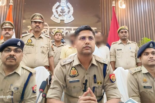 PET परीक्षा में फर्जीवाड़ा पुलिस ने दो आरोपियों को दबोचा 50 हजार में सौदा हुआ था तय