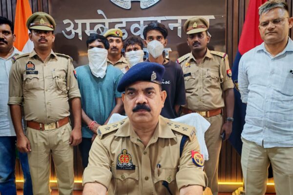 विदेश भेजने के नाम पर धोखाधड़ी करने वाले गिरोह का भंडाफोड़, पुलिस की संयुक्त कार्रवाई में तीन अभियुक्त गिरफ्तार