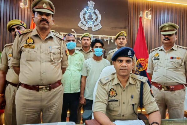 मीडिया की आड़ में चोरी करने वाले दो शातिर गिरफ्तार, पुलिस ने 53,500 रुपये, फर्जी प्रेस आईडी और उपकरणों के साथ दबोचा!