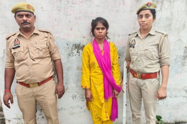 टांडा में सनसनीखेज वारदात – महिला ने दी जानलेवा वार, पुलिस ने किया गिरफ्तार