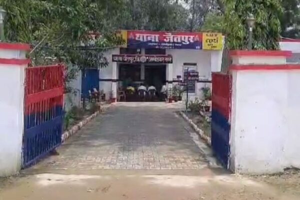 अम्बेडकरनगर में सनसनीखेज वारदात: नवनिर्मित मकान के बरामदे में सो रहे रामस्वरूप की गला रेतकर हत्या