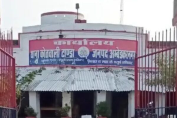 प्रेम-प्रसंग में भागी युवती की आगरा एक्सप्रेसवे पर सड़क दुर्घटना में दर्दनाक मौत -पुलिस जांच में जुटी
