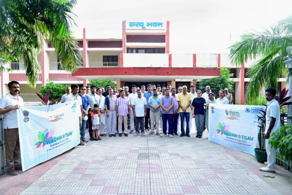 एनटीपीसी टांडा में स्वच्छोत्सव प्रभात फेरी: सरयू घाट पर गूंजे स्वच्छता के जयकारें