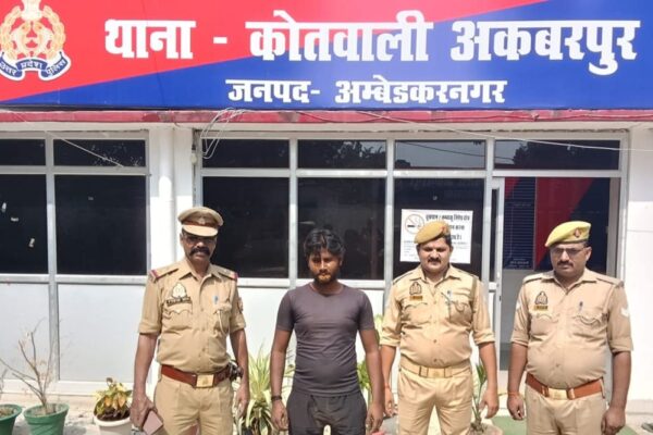 पॉक्सो एक्ट के आरोपी की पुलिस ने की गिरफ्तारी, क्षेत्राधिकारी नगर नितीश कुमार तिवारी ने दी जानकारी