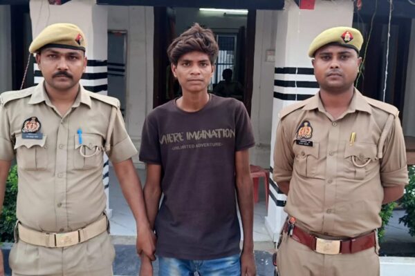 दीपावली की रात गैस सिलेंडर चुराने पहुंचा शातिर युवक, टांडा पुलिस ने रंगे हाथ किया गिरफ्तार!