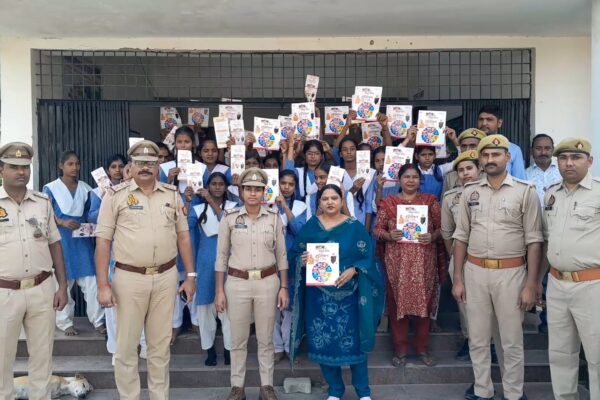 112 हर मर्ज की दवा” – टांडा में एसएचओ दीपक सिंह ने छात्राओं को दिया सुरक्षा का संबल, मिशन शक्ति 5.0 के तहत बालिकाओं को किया जागरूक