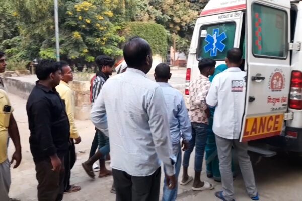 अम्बेडकरनगर में दीपावली पर नहीं हुई कोई बड़ी दुर्घटना – रोशनी के साथ मनाया गया शांति और सौहार्द का पर्व